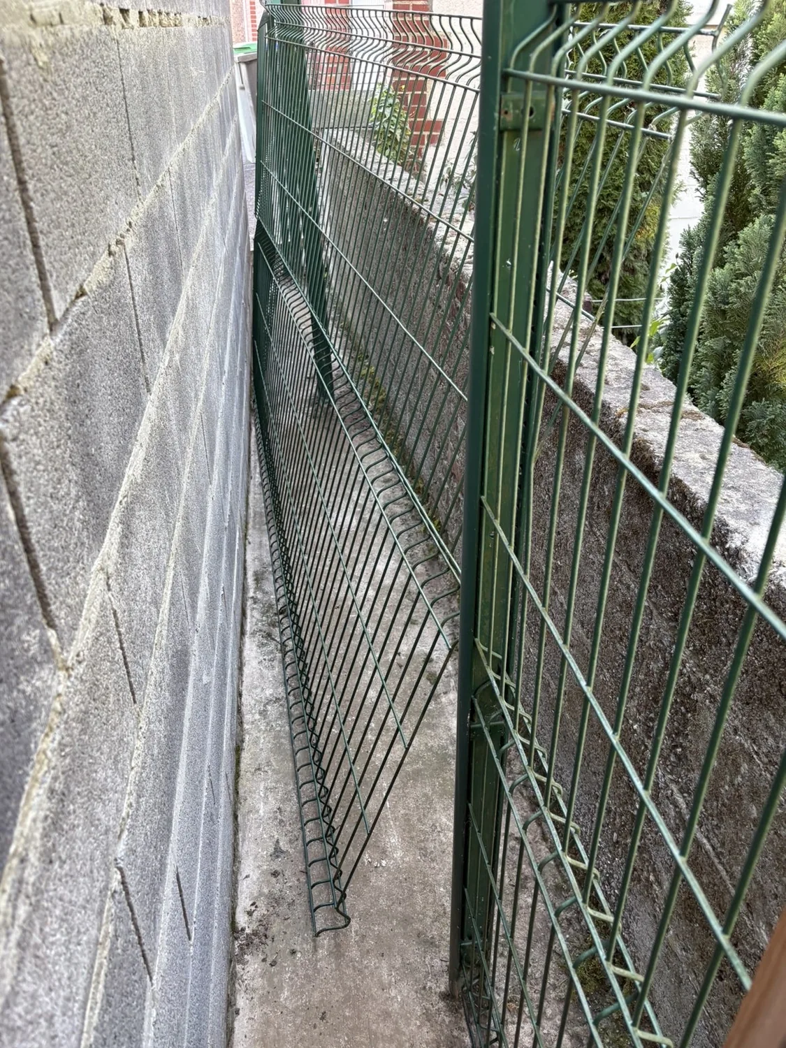 Passage extérieur dégagé après intervention